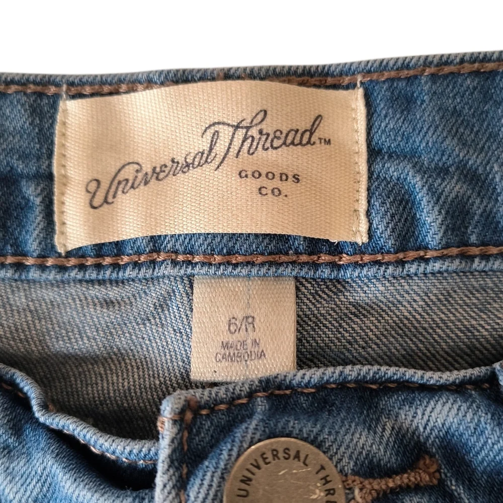 Universal Thread 